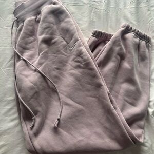 Nike violet sportswear phoenix fleece high waisted oversized sweatpants
NWOT